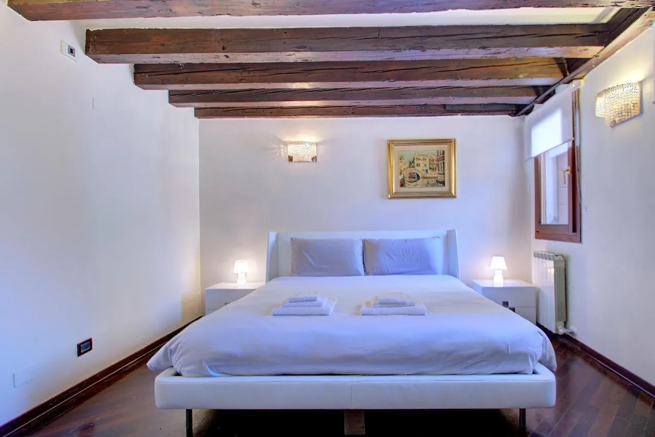 Marcopolo Private~Terrace Apartment Venice
