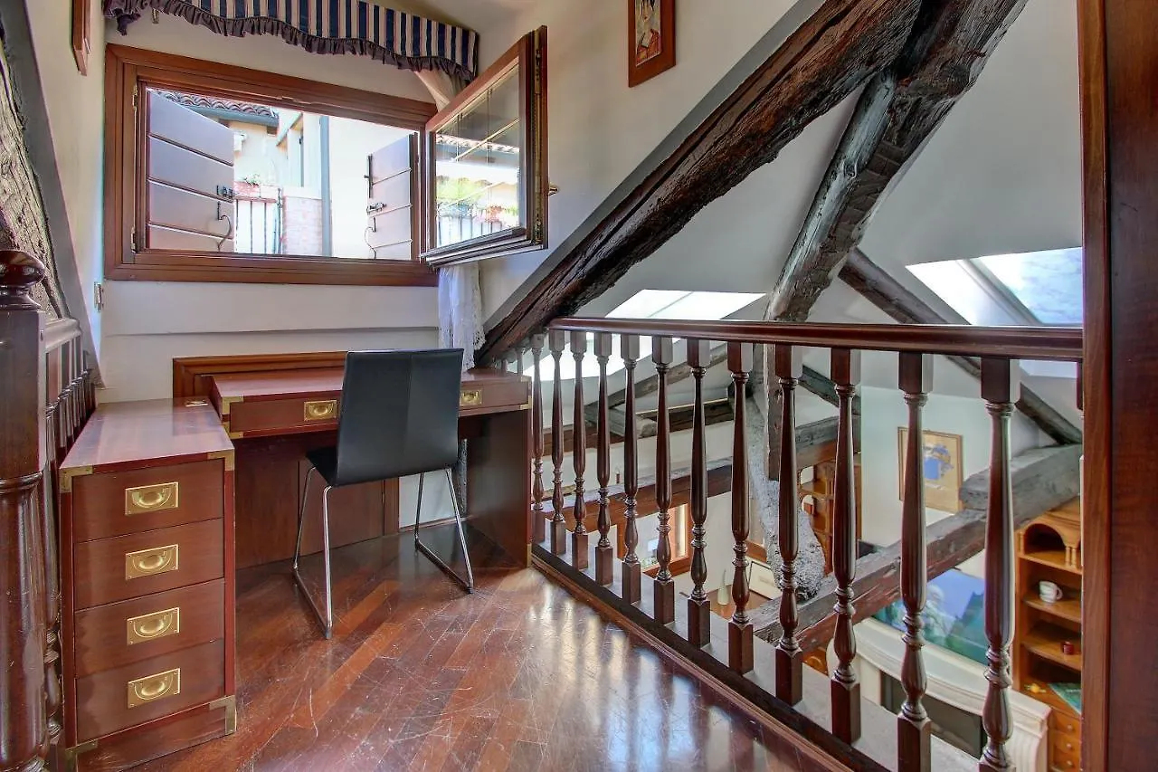 Marcopolo Private~Terrace Apartment Venice